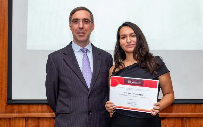 El Jefe Docente, Prof Xavier Emery y la alumna destacada Tania Gómez.